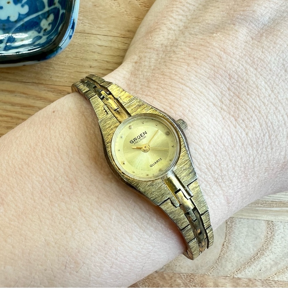 Vintage Gruen precision gold tone ladies dress watch NEW BATTERY